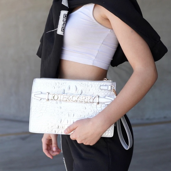 Tote & Carry Silver Apollo 2 Clutch Purse - XLarge - Picture 3 of 7